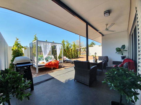 4 BEDROOM GARDENS ESCAPE - CHAMPAGNE STAYS Darwin - Stayed 3