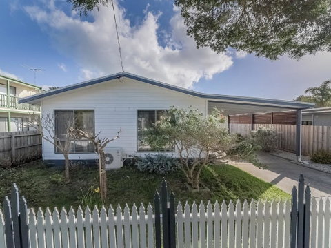 4 Lansell Road, Cowes - Stayed 3