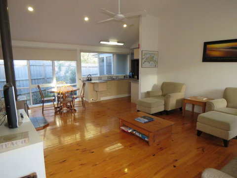 5 Little Penguin Crt, Cowes - Cottage Near The Beach - Stayed 3