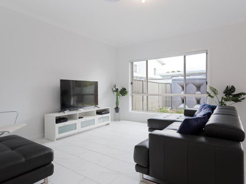 5B BENT STREET - LARGE HOUSE WITH DUCTED AIR CON, WIFI & FOXTEL - Stayed 1