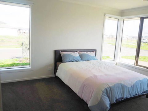 5Bed 2Bath Family House In Werribee - Stays Accommodation 2