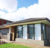 5Bed 2Bath Family House in Werribee - Stays Accommodation