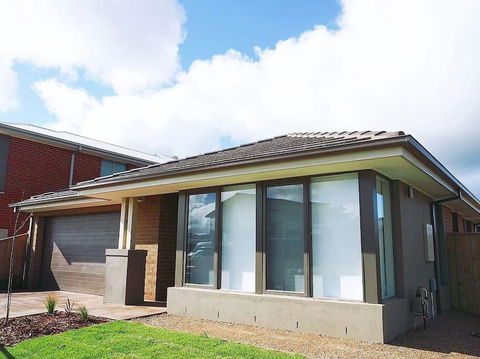 5Bed 2Bath Family House In Werribee - Stays Accommodation 0