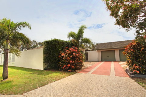 6 Petrie Ave, Marcoola, Pet Friendly, Linen Supplied - Stayed 0