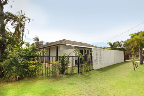 6 Petrie Ave, Marcoola, Pet Friendly, Linen Supplied - Stayed 2