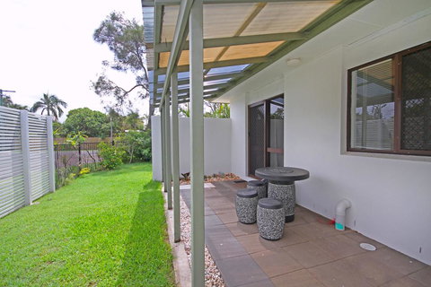 6 Petrie Ave, Marcoola, Pet Friendly, Linen Supplied - Stayed 3