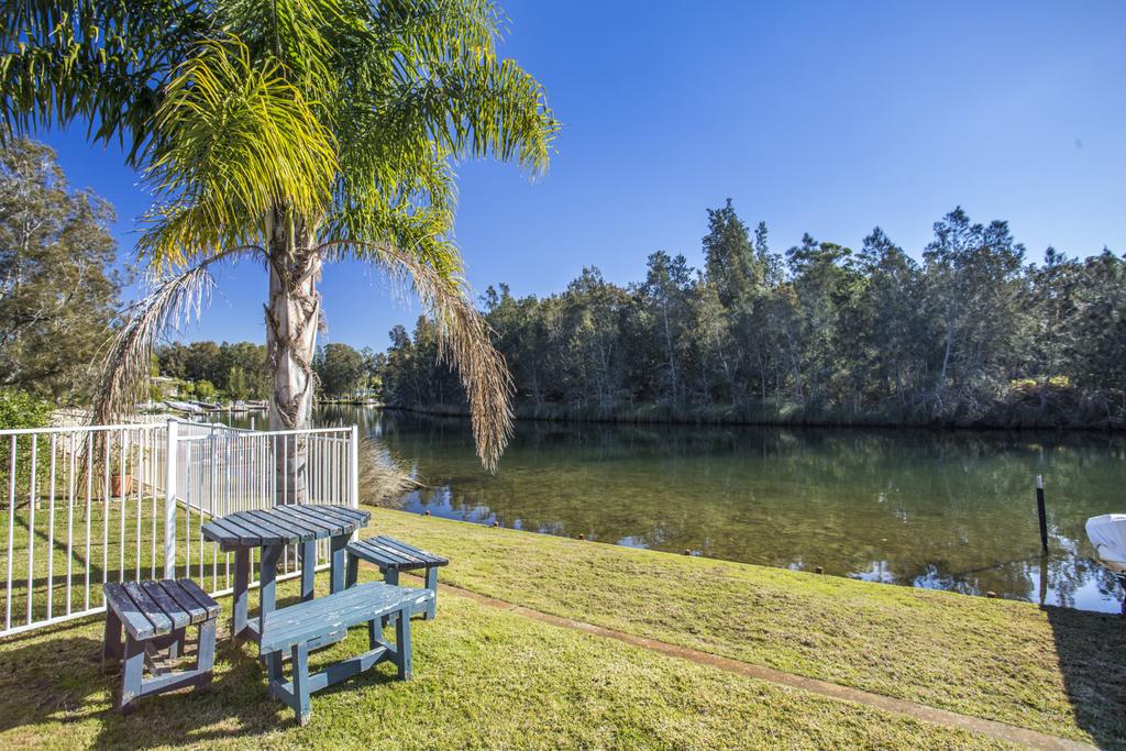 Manyana NSW Stayed