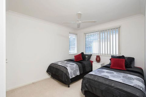7B Achilles Street, Nelson Bay - White Waves - Stayed 2