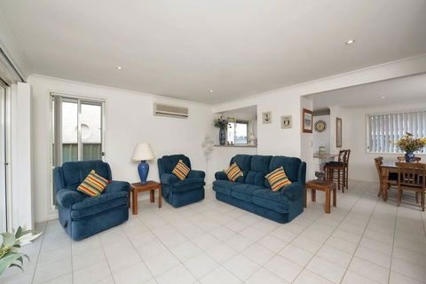 7B Achilles Street, Nelson Bay - White Waves - Stayed 3