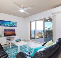 8 'Kiah'  53 Victoria Parade - stunning water views WIFI  Air Con - Stayed