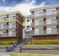 9 'Adriana' 83 Ronald Avenue - fabulous views  aircon - Stayed