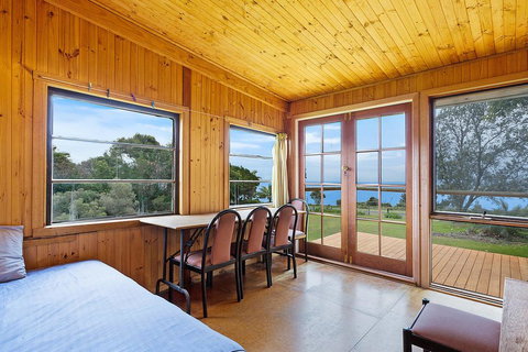 98 Ocean Parade - Rustic Log Cabin - Stayed 3