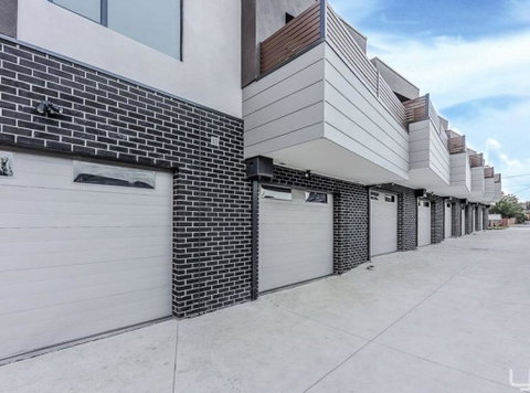A Brand New Private Townhouse - Stays Accommodation 1