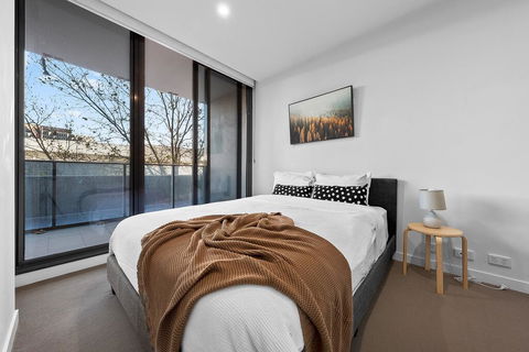 A Bright & Airy CBD Apt Next To Southern Cross - Stayed 1