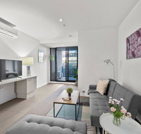 A Bright  Airy CBD Apt Next to Southern Cross - Stayed