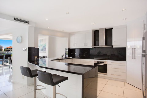 A PERFECT STAY - Casa Grande On The Water - Stays Accommodation 2