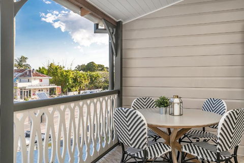 A PERFECT STAY - Luxe & Bloom - Stays Accommodation 3