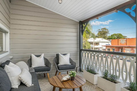 A PERFECT STAY - Luxe & Bloom - Stays Accommodation 1