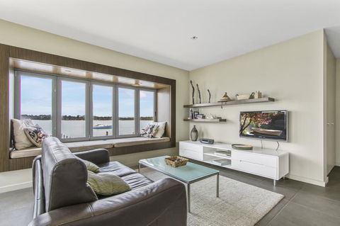 A Window On The Bay - Stayed 3