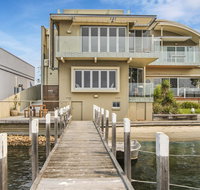 A Window on the Bay - Stayed