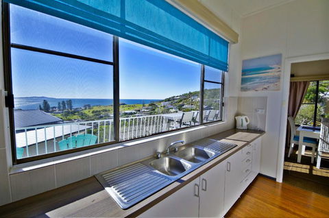 AAA Views, 2 View Street - Stayed 2
