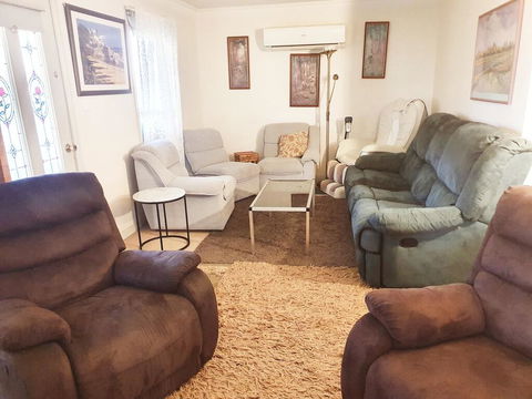 Abelia Cottages Botanical - Stays Accommodation 2