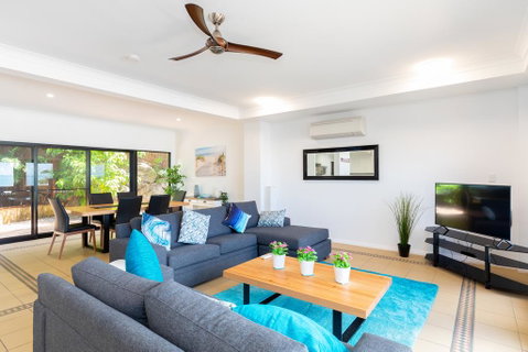 Absolute Airlie - Stays Accommodation 2