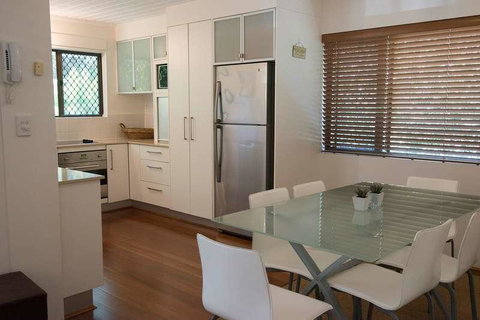 Absolute Beachfront - Mooloolaba - Stays Accommodation 1