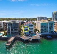 Absolute Waterfront On The Pumicestone Passage - Stays Accommodation