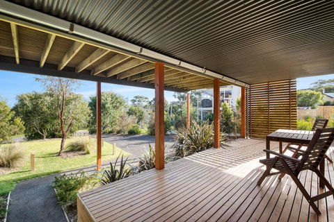 Acqua Vista - Water View, Fireplace, Walk To Beach - Stays Accommodation 3