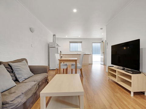 Adelaide Holiday Homes - Stayed 2