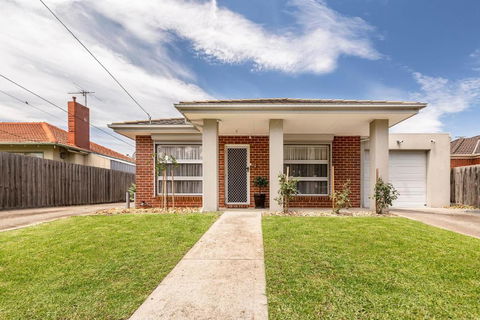 Discover Your Perfect Getaway In Laverton - Stayed 1