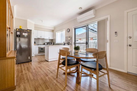 Discover Your Perfect Getaway In Laverton - Stayed 2