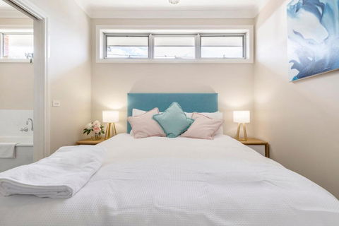 Discover Your Perfect Getaway In Laverton - Stayed 4