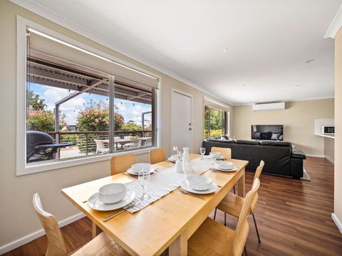 Eagle Bay Beach House - 300m To The Beach! - Stayed 3