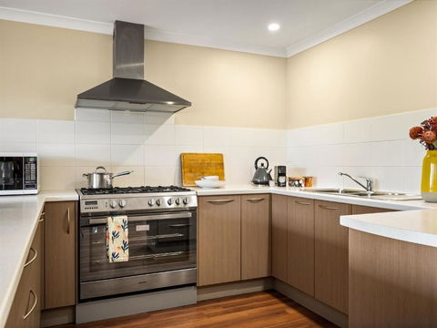Eagle Bay Beach House - 300m To The Beach! - Stayed 2