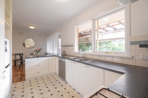 Doncaster East Garden 2br House - Stayed 4