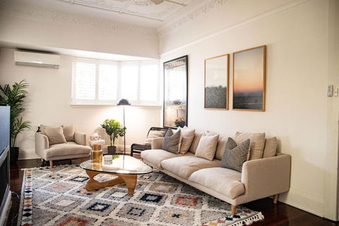 Elegant Federation Home Near The Airport - Stayed 2