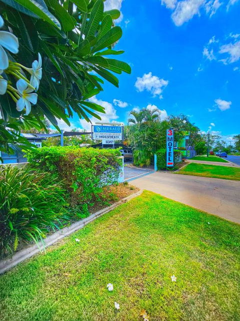 Emerald Motel Apartments - Stayed 0