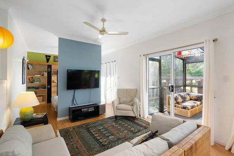 Enchanted Garden Cottage With Bikes And Air Con - Stayed 4