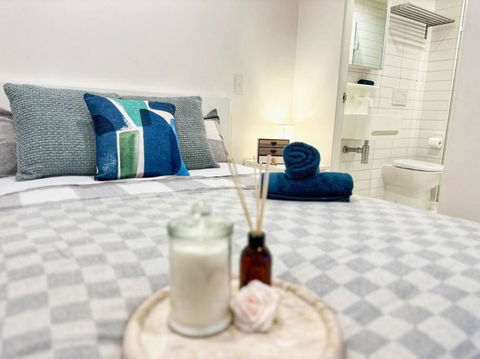 ES2410-2Bed 2Bath Vision Apt With Balcony, Pool & Gym - Stayed 0