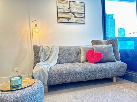 ES2410-2Bed 2Bath Vision Apt With Balcony, Pool & Gym - Stayed 1