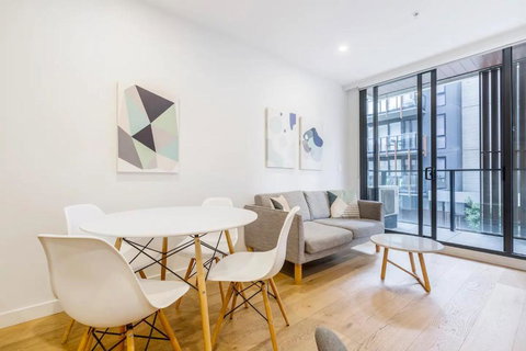 Executive Comfort Living Near La Trobe & RMIT Uni - Stayed 1