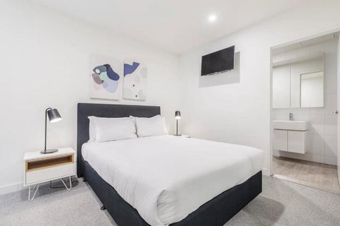 Executive Comfort Living Near La Trobe & RMIT Uni - Stayed 3