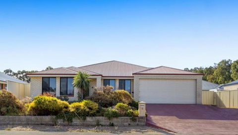 Executive Escape 4 Bedroom Home - Stayed 0