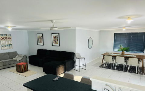 Executive Escape 4 Bedroom Home - Stayed 3