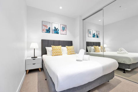 EPORO Tower Modern Apartments Melbourne Central CBD - Stayed 1