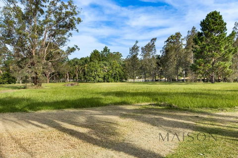 Family Getaway In Salt Ash - Stays Accommodation 1