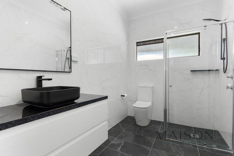 Family Getaway In Salt Ash - Stays Accommodation 2