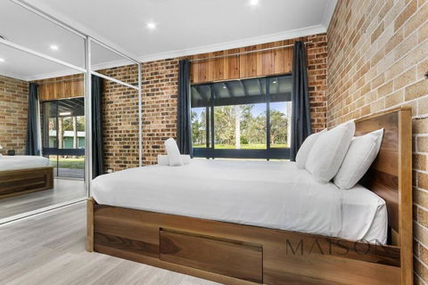 Family Getaway In Salt Ash - Stays Accommodation 3